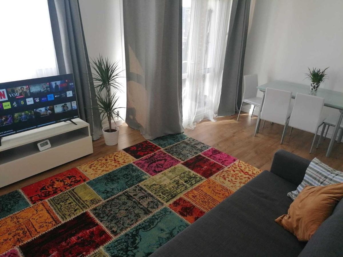 White City Apartment, Your London Stay Buitenkant foto
