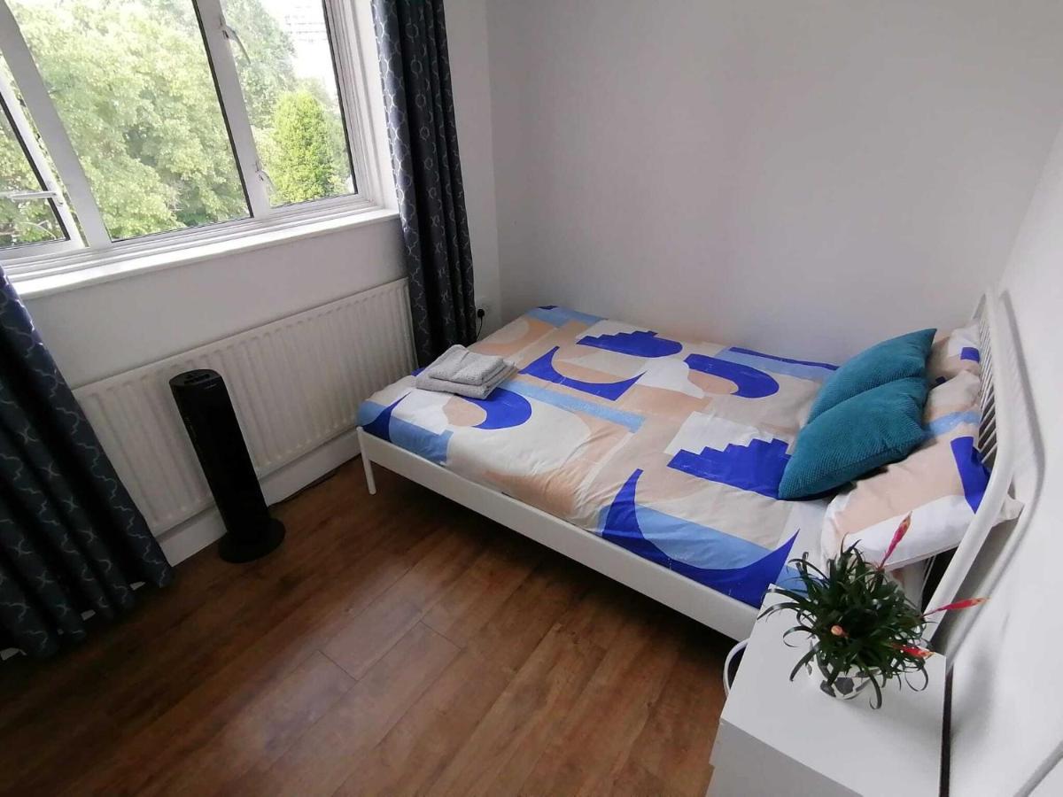 White City Apartment, Your London Stay Buitenkant foto